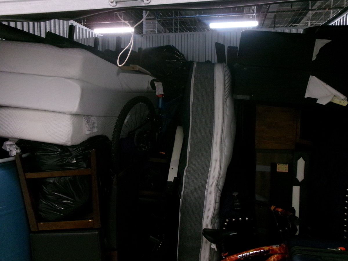 10 x 10 storage unit in New Castle, DE
