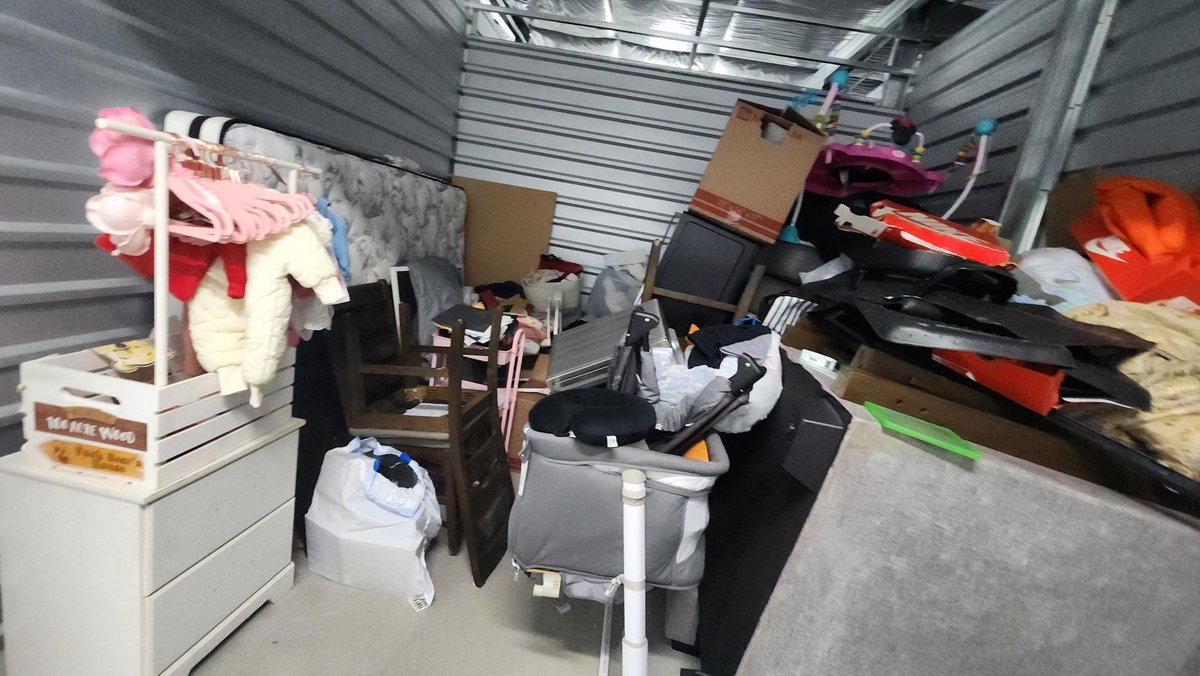10 x 10 storage unit in Federal Way, WA