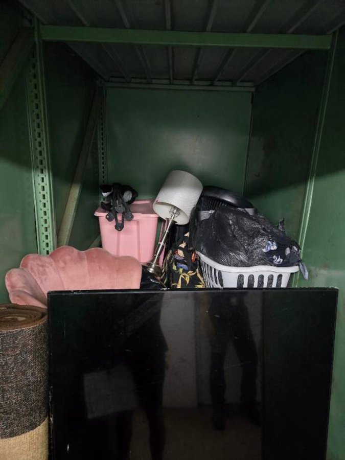 4 x 8 storage unit in Pearl City, HI