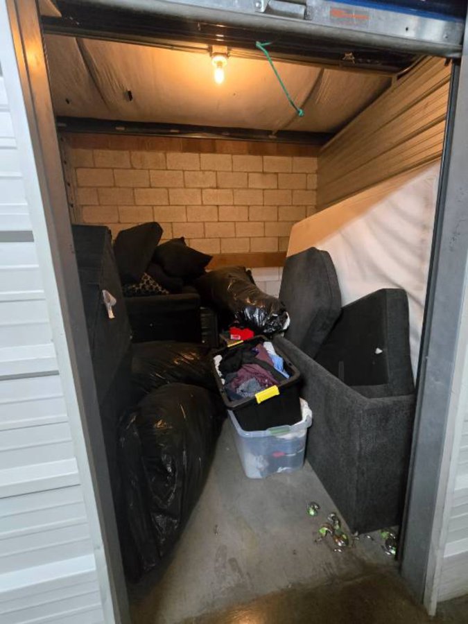 10 x 10 storage unit in Henderson, NV