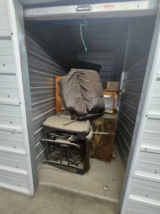 5 x 10 storage unit in Henderson, NV