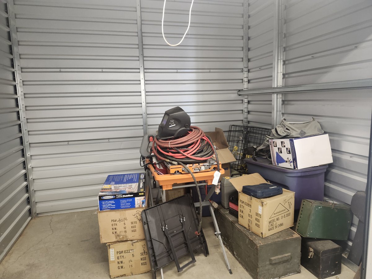 10 x 7 storage unit in Marysville, WA