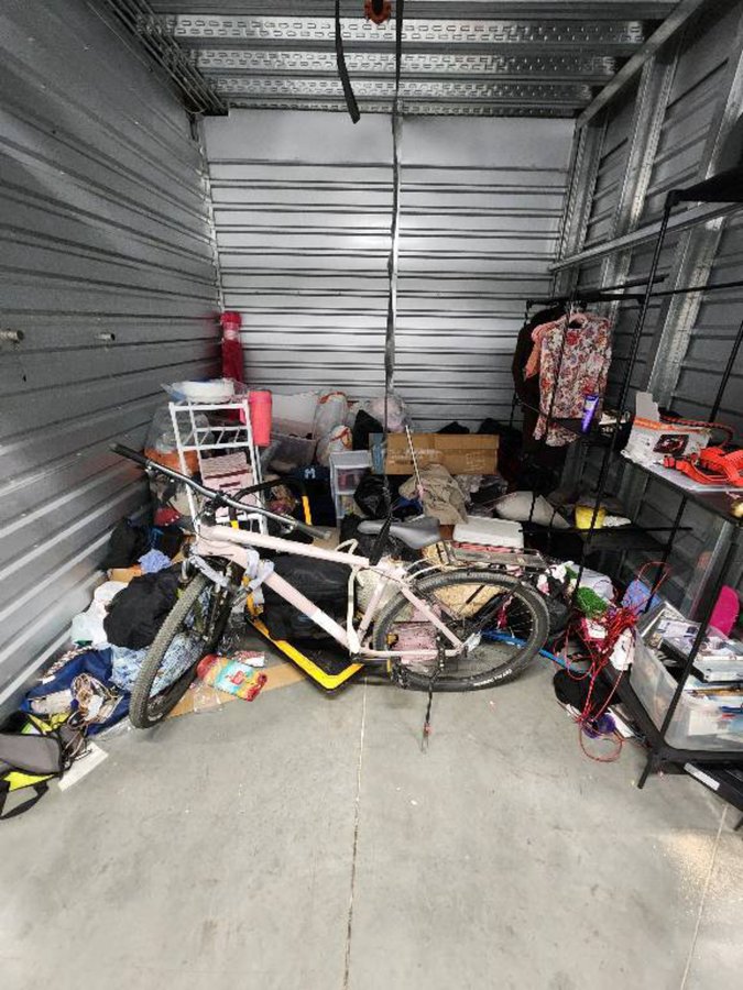 10 x 10 storage unit in Riverside, CA