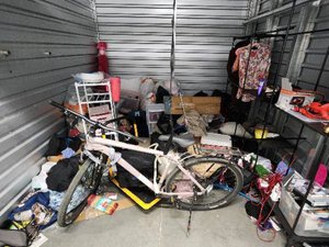 10 x 10 storage unit in Riverside, CA