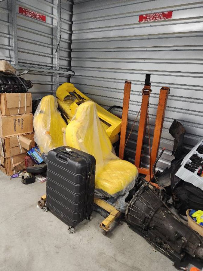 10 x 5 storage unit in Riverside, CA