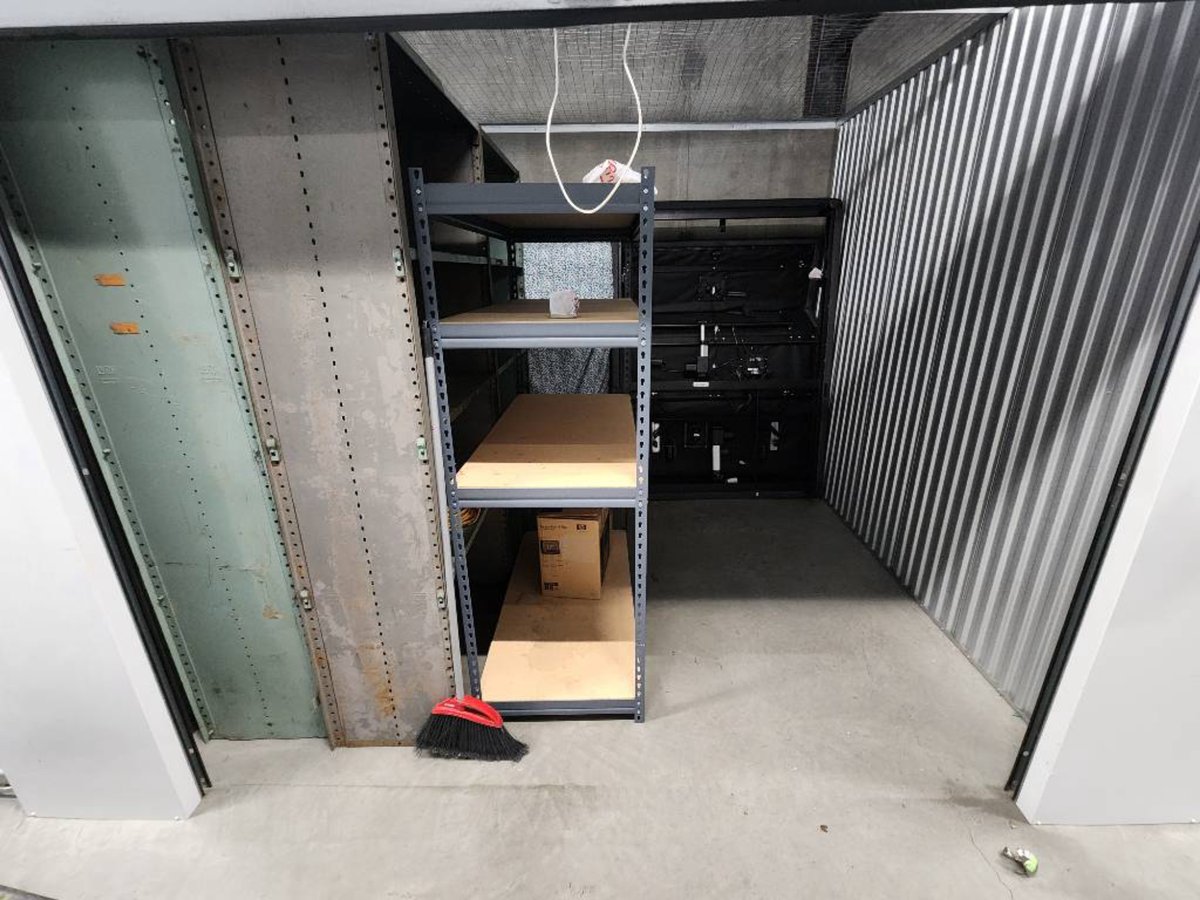 10 x 10 storage unit in Riverside, CA