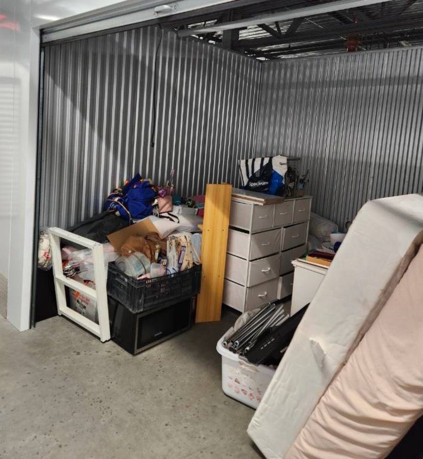 10 x 10 storage unit in Riverside, CA