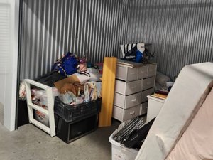 10 x 10 storage unit in Riverside, CA