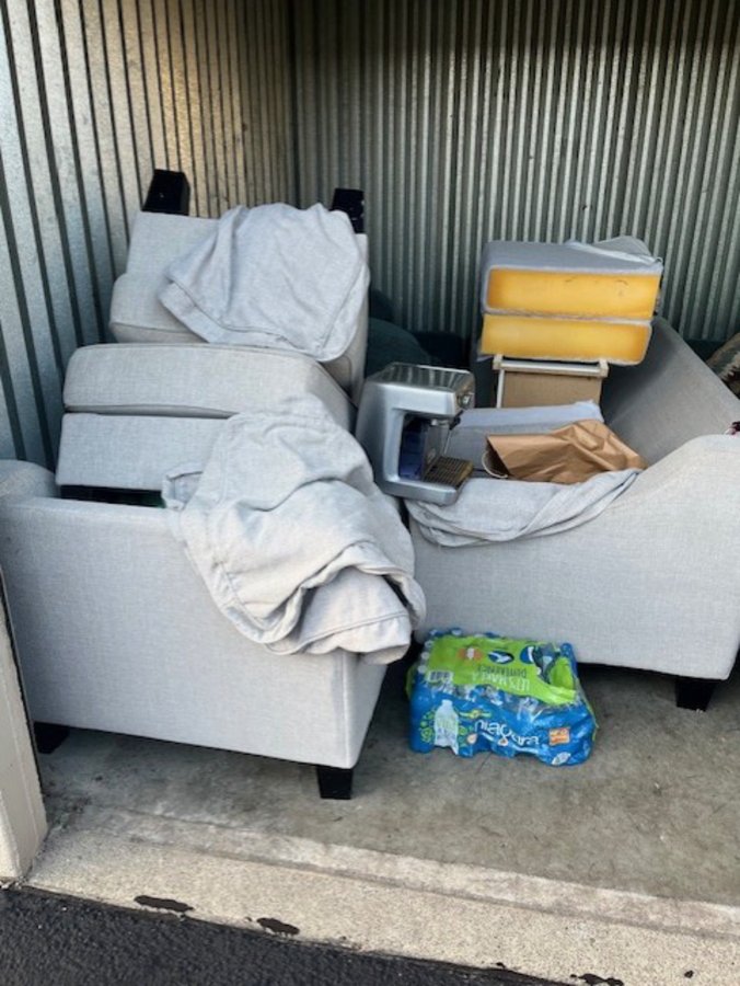 10 x 10 storage unit in Kent, WA