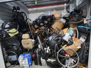 10 x 10 storage unit in North Hollywood, CA