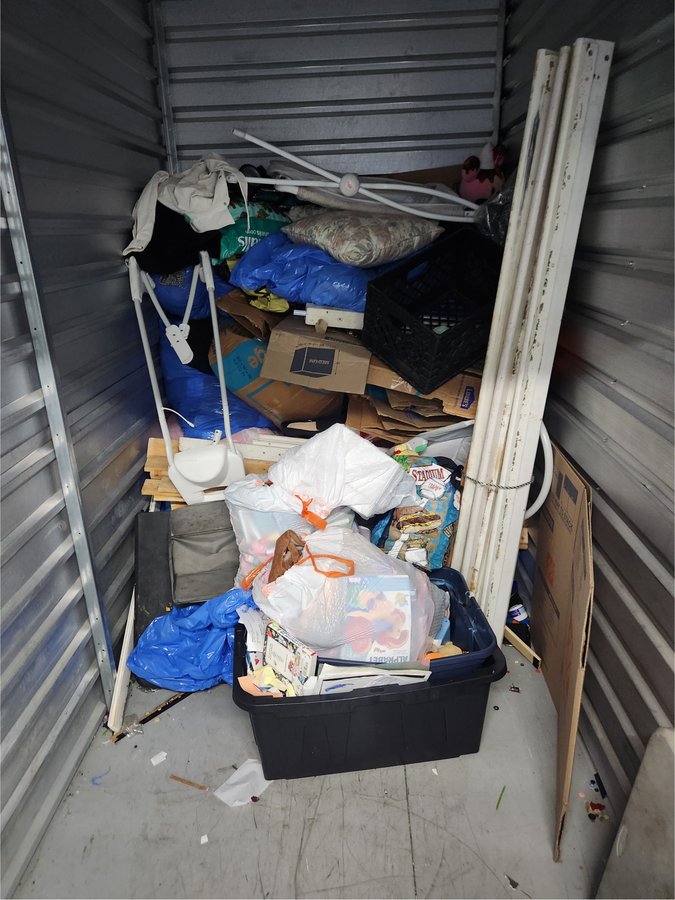 5 x 10 storage unit in Los Angeles, CA