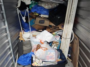 5 x 10 storage unit in Los Angeles, CA