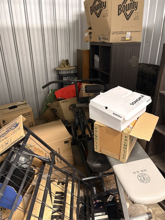 10 x 10 storage unit in Rock Island, IL