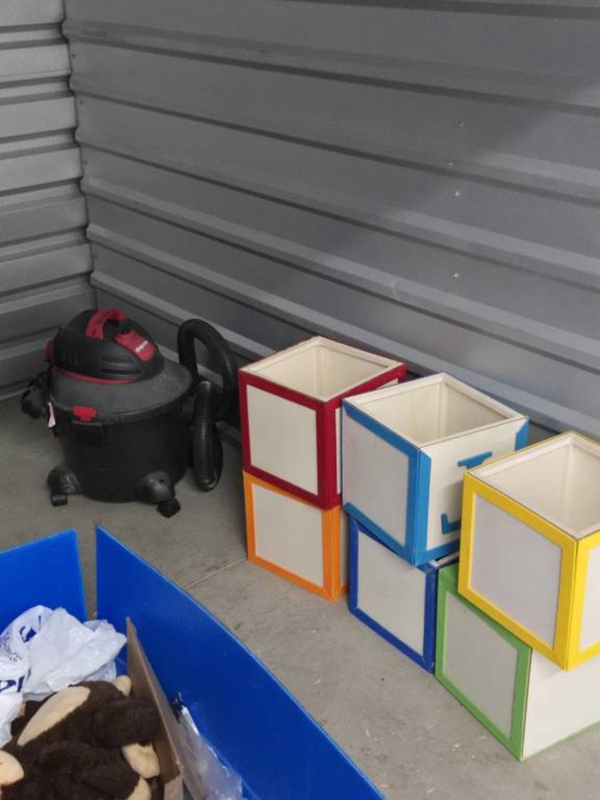 7 x 10 storage unit in Tracy, CA