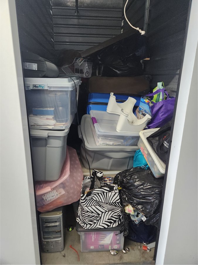 5 x 10 storage unit in Los Angeles, CA
