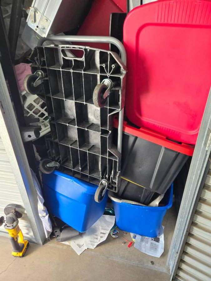 5 x 8 storage unit in Beaverton, OR