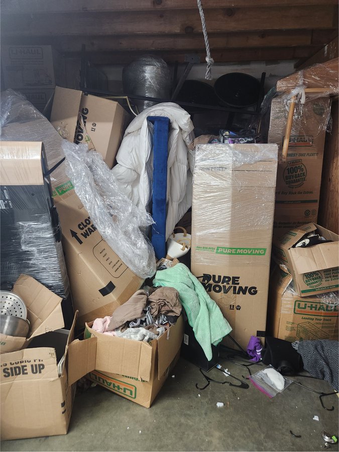 10 x 10 storage unit in Los Angeles, CA