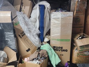 10 x 10 storage unit in Los Angeles, CA