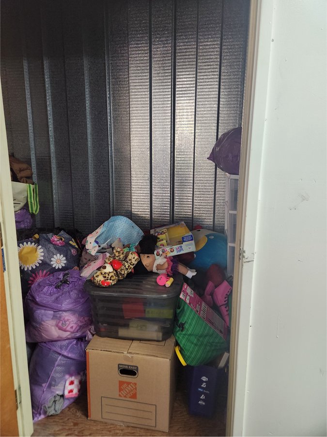 4 x 7 storage unit in Los Angeles, CA