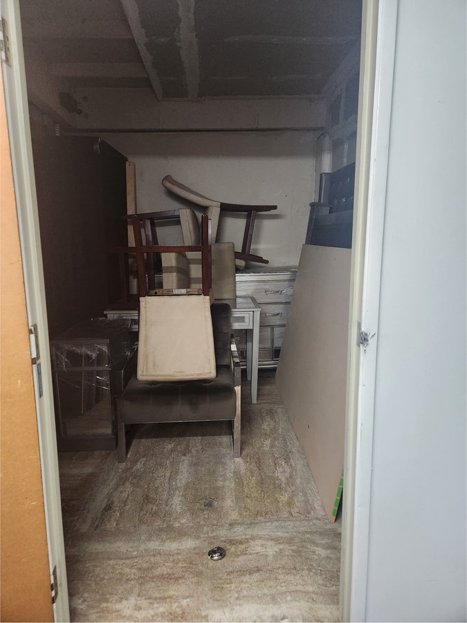 8 x 10 storage unit in Los Angeles, CA