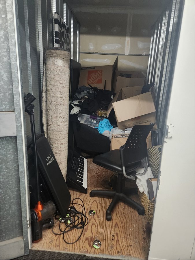 5 x 10 storage unit in Los Angeles, CA