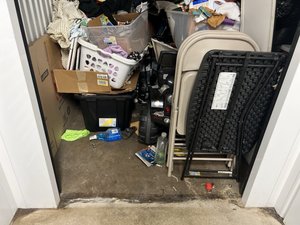 15 x 10 storage unit in Niles, IL
