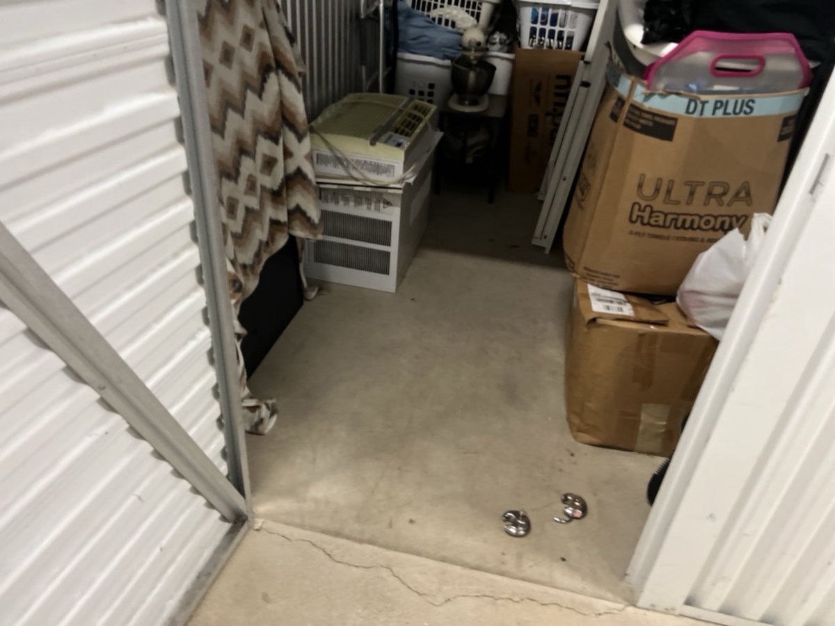 5 x 10 storage unit in Lincolnwood, IL