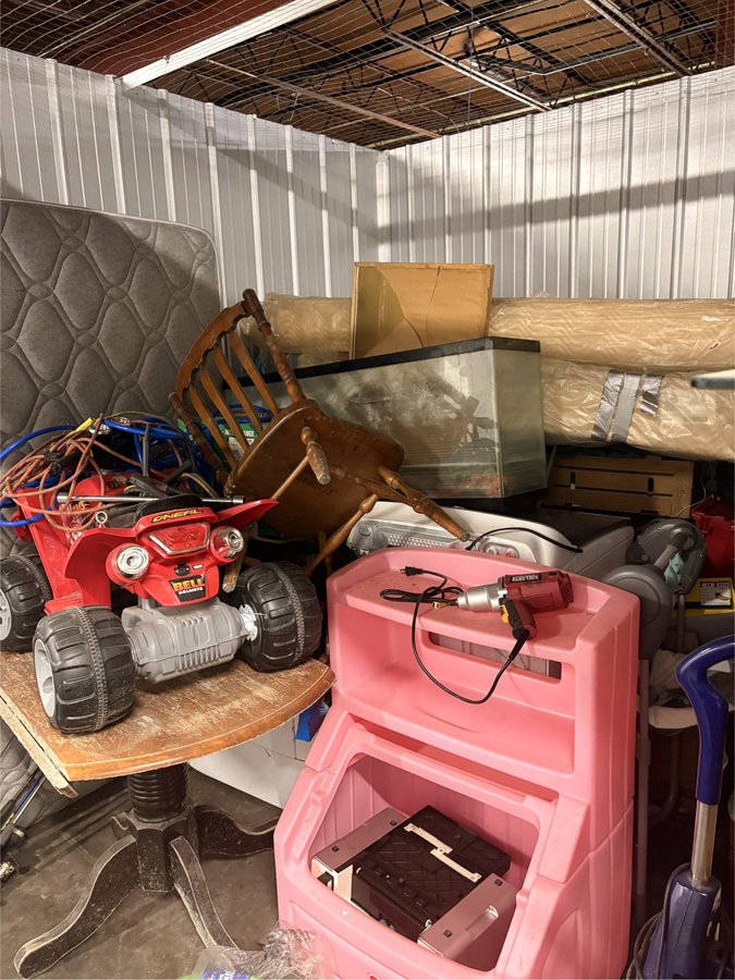 10 x 10 storage unit in Rock Island, IL