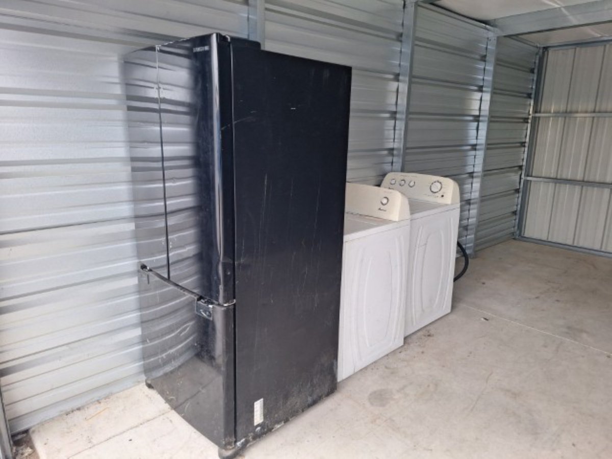 10 x 20 storage unit in Indianapolis, IN