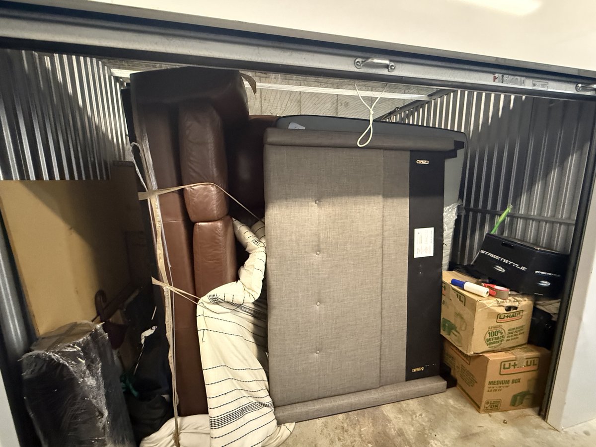 10 x 10 storage unit in Atlanta, GA