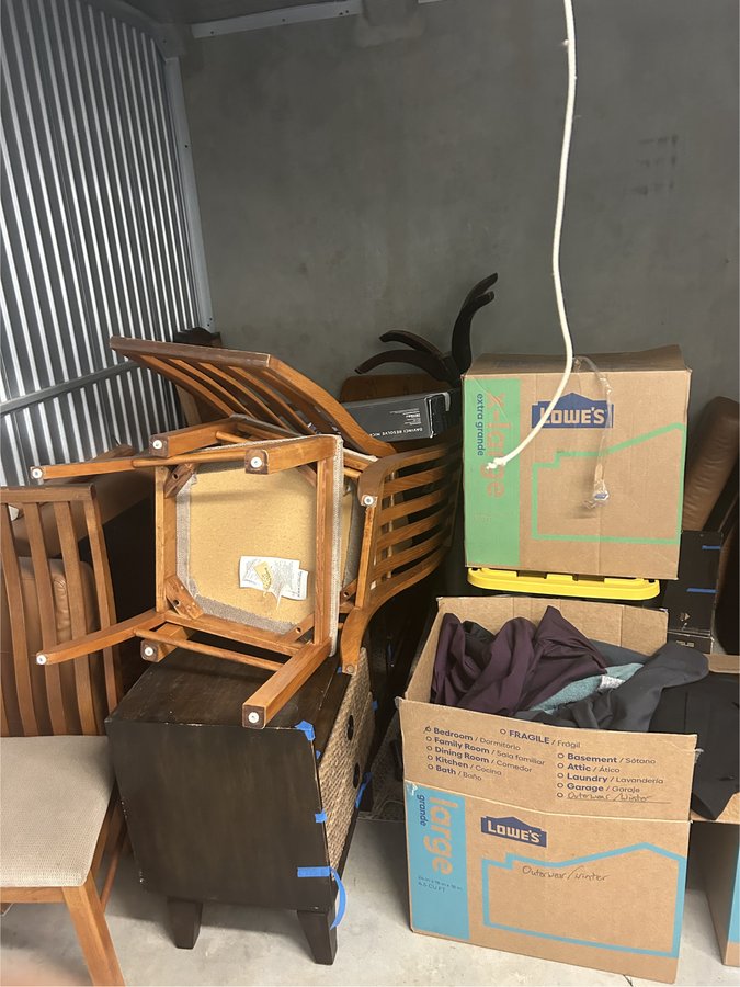10 x 10 storage unit in Atlanta, GA