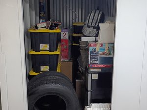 5 x 10 storage unit in Cathedral City, CA