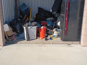 10 x 10 storage unit in Cathedral City, CA