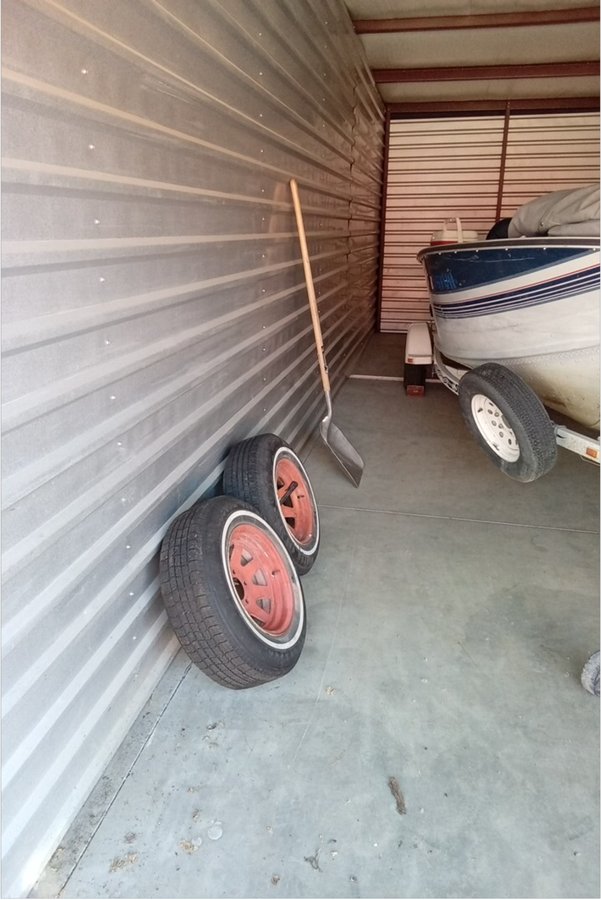 10 x 30 storage unit in Lincoln, NE