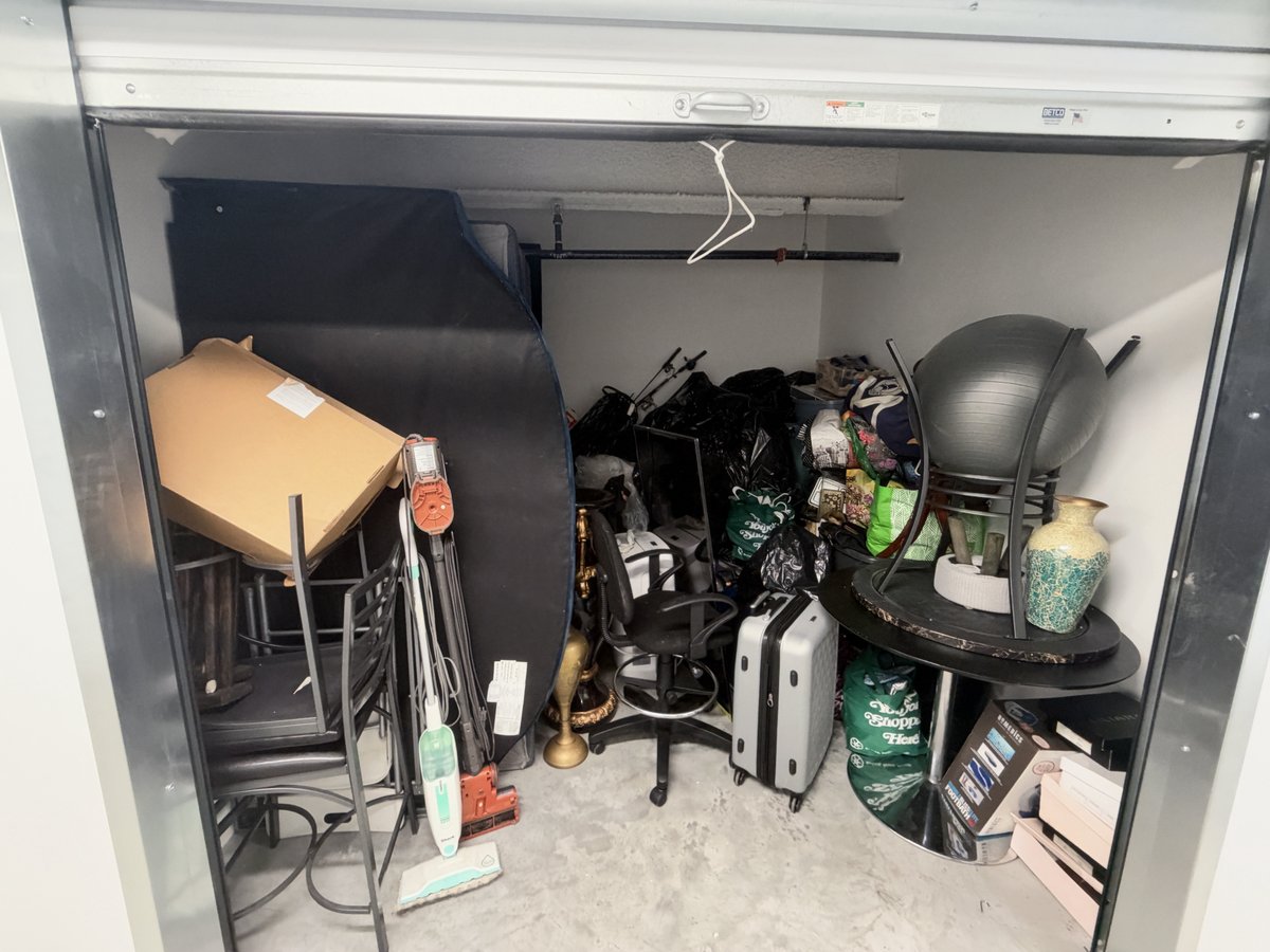 10 x 10 storage unit in Troy, NY