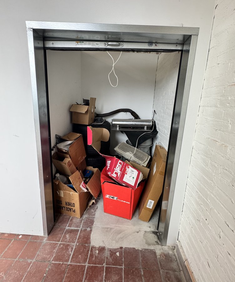 5 x 5 storage unit in Troy, NY