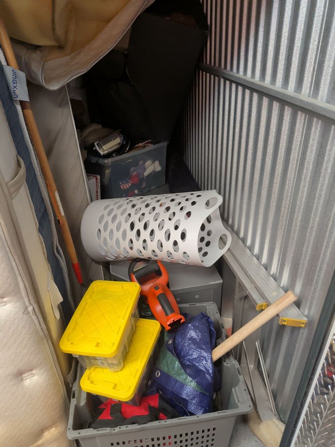 10 x 15 storage unit in Everett, MA