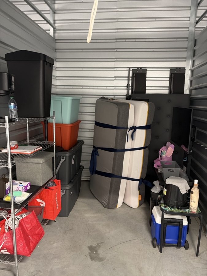 7 x 10 storage unit in Framingham, MA