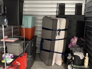 7 x 10 storage unit in Framingham, MA