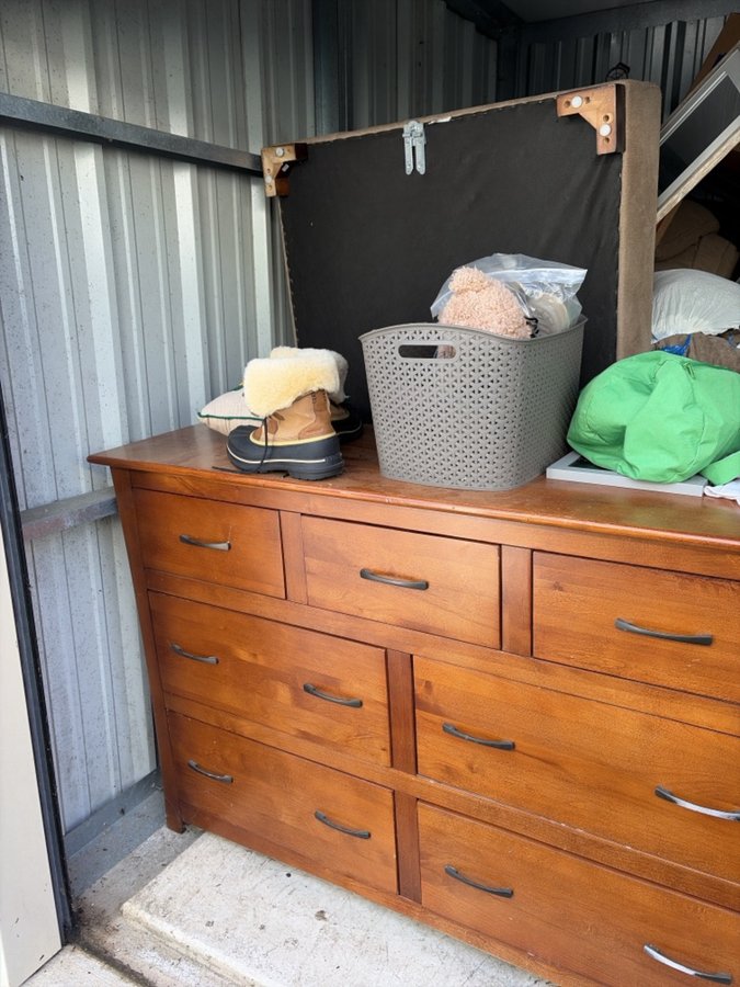 10 x 10 storage unit in Upton, MA