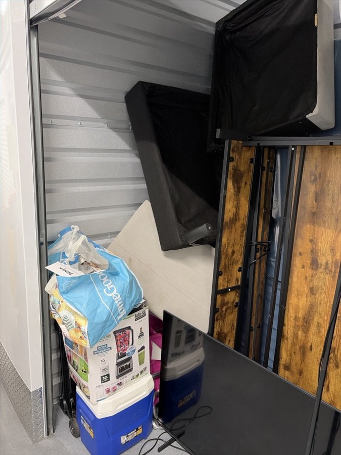10 x 5 storage unit in Framingham, MA