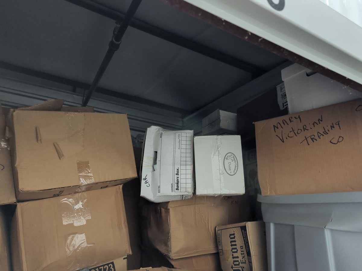 10 x 10 storage unit in Carol Stream, IL