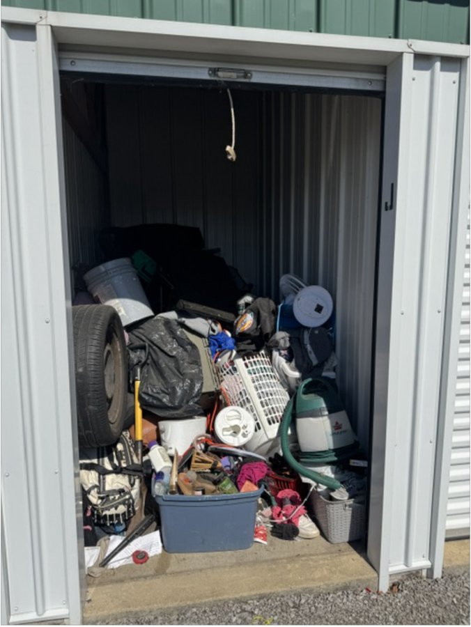 5 x 10 storage unit in Evansville, IN