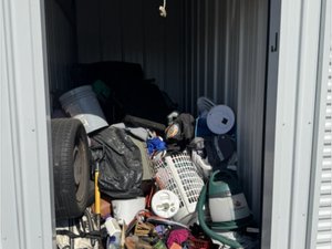 5 x 10 storage unit in Evansville, IN