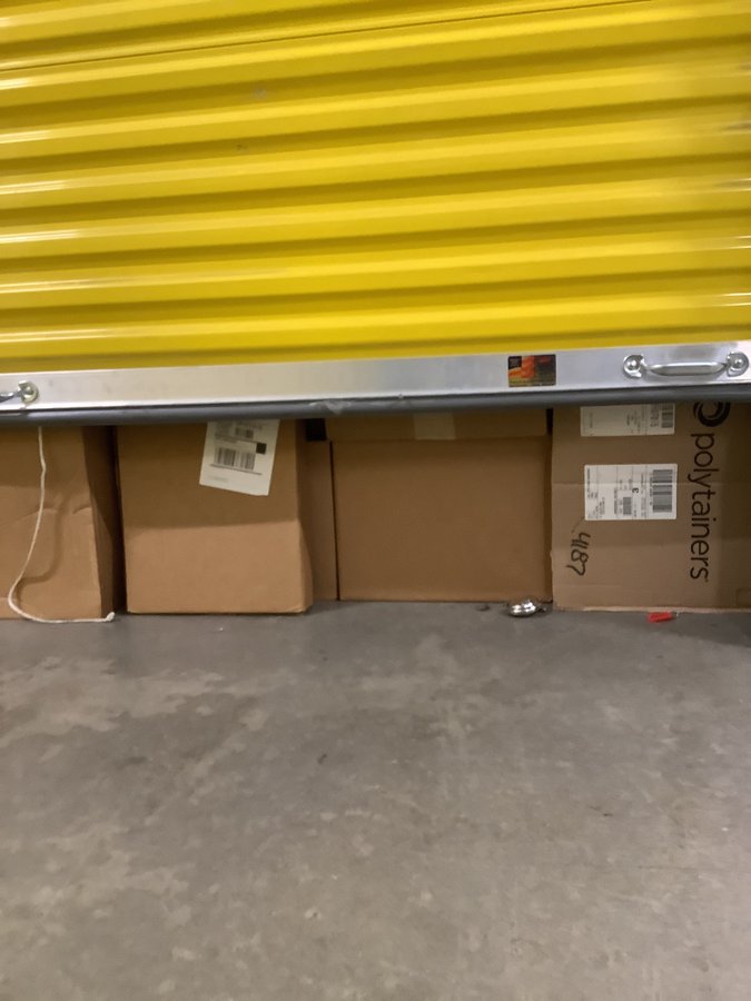 10 x 10 storage unit in Washougal, WA