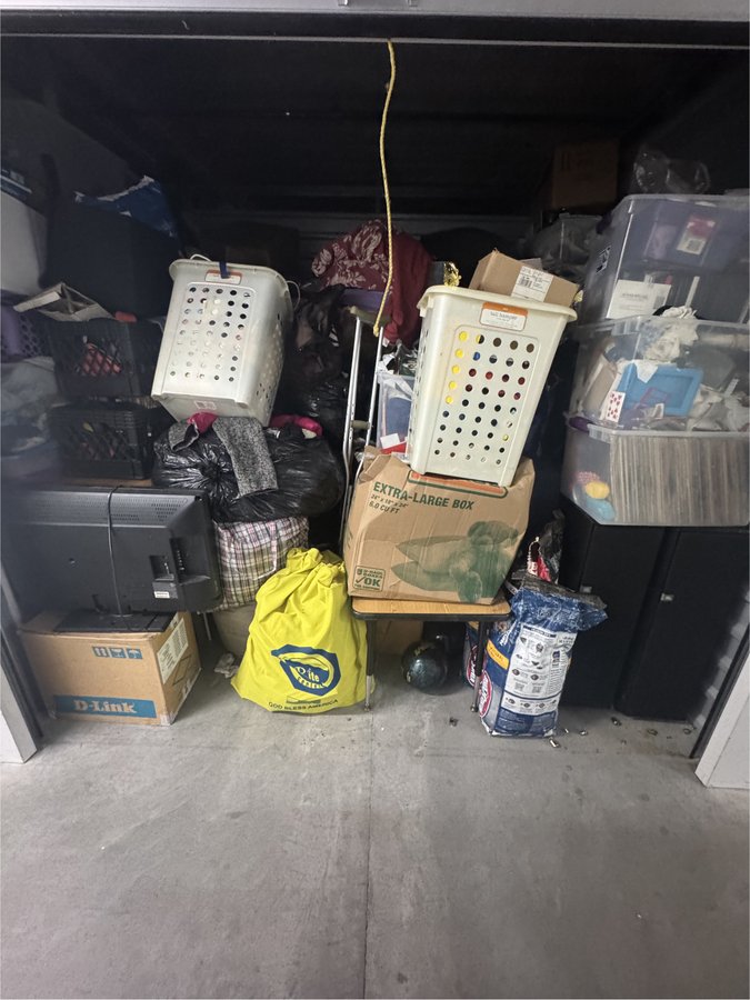 10 x 10 storage unit in Bronx, NY