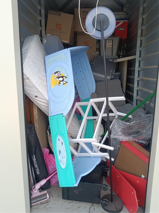 5 x 10 storage unit in Victorville, CA