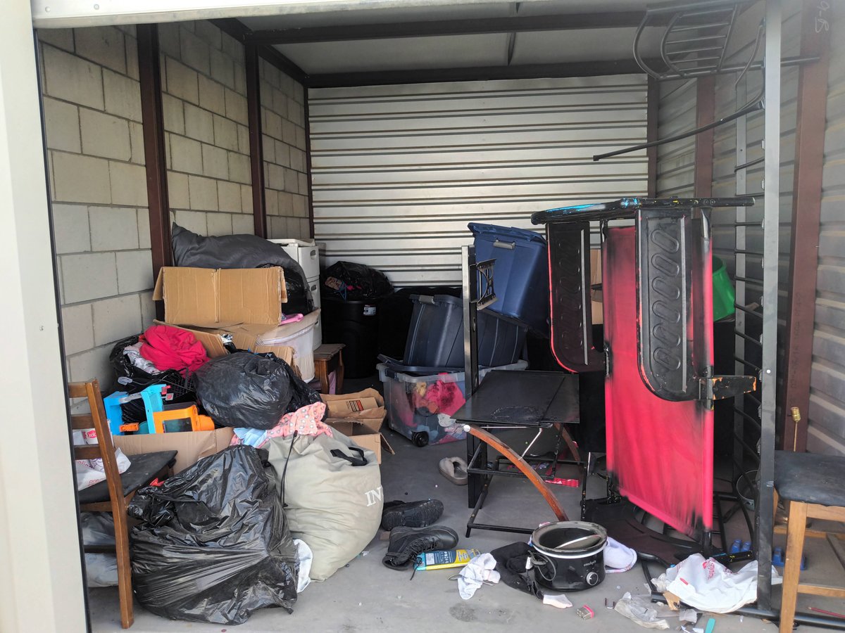 10 x 15 storage unit in Victorville, CA