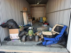 10 x 30 storage unit in Roseville, MI