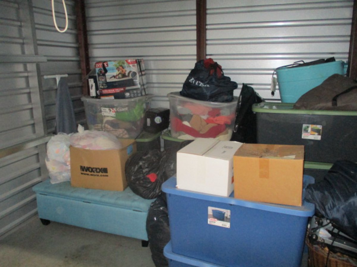 10 x 7 storage unit in Wilmington, DE